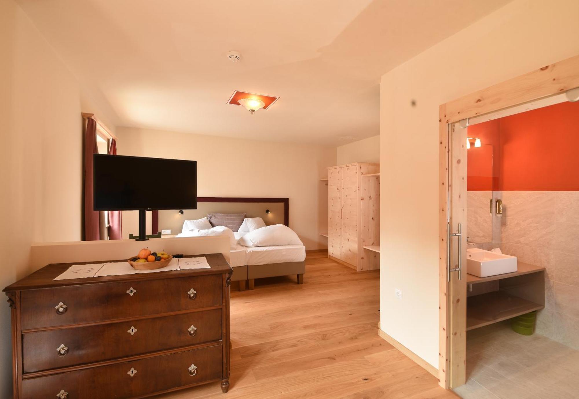 Hotel Gassenwirt Chienes Ngoại thất bức ảnh